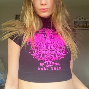 Black and pink crop top